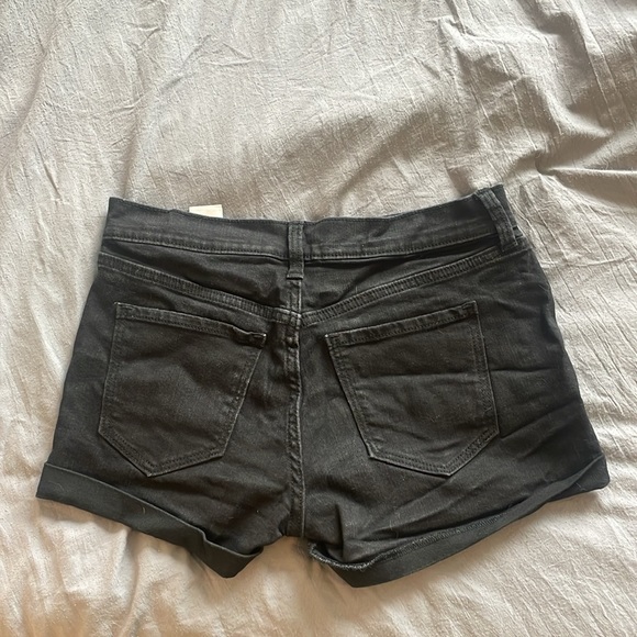 Black old navy shorts - Picture 2 of 3